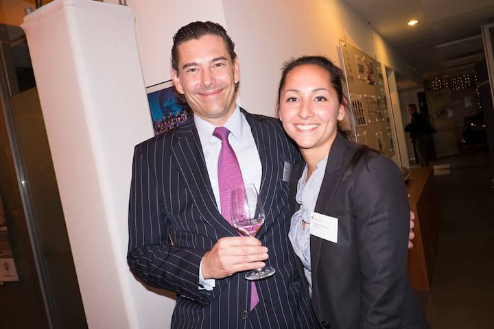 Marc Wallach, Mitglied der Geschäftsleitung VP Bank AG; Regina Meschenmoser, HSG Alumni