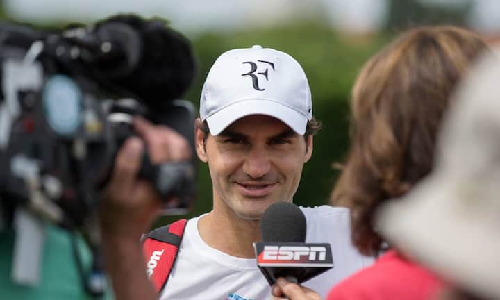 In die jährliche Liste der bestbezahlten Promis hat das US-Wirtschaftsmagazin «Forbes» erstmals nicht nur US-Stars aufgenommen, sondern Prominente aus aller Welt berücksichtigt. Ein Überblick:Platz 16: Roger Federer Roger Federer ist nicht nur der bestbezahlte Tennis-Spieler der Welt, der Basler zählt auch zu den bestbezahlten Promis. Im «Forbes»-Ranking thront der Tenniskönig mit einem Verdienst von 67 Millionen Dollar auf Platz 16.