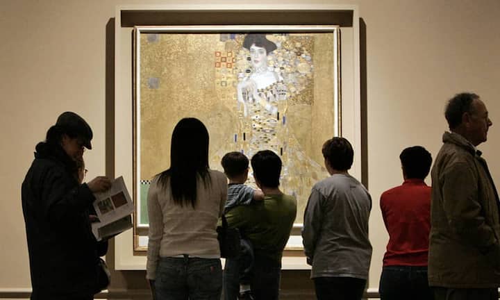 Platz 3: Das zweite Gemälde in der Top-Ten-Liste von Gustav Klimt. 135 Millionen Dollar hat «Adele Bloch-Bauer l» aus dem Jahr 1907 eingebracht. Stolzer Besitzer seit Juni 2006 ist Ronald Lauder, der sich stark engagiert für die Rückgabe während der Nazi-Zeit geraubter Kunst. (Bild: Keystone)