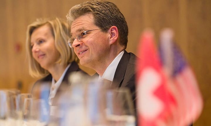 Marianne Janik, Microsoft;
Zeno Staub, Vontobel