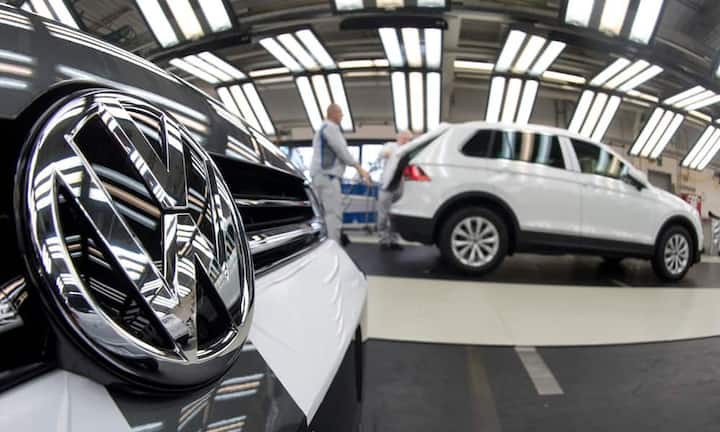 Ebenfalls das meistverkaufte Auto ist der VW Golf in Deutschland und in Schweden. Während das Modell bei den Deutschen seit Langem am beliebtesten ist, gelang in Schweden Beachtliches: Erstmals seit 54 Jahren steht kein Volvo an der Spitze.Keystone