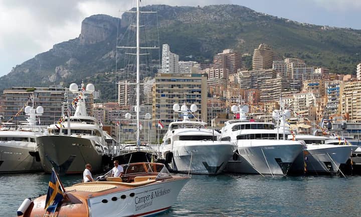 «GetMyBoat» ist der grösste Online-Marktplatz für Bootsvermietung. 2013 gegründet sind bereits über 35'000 Boote online zu mieten. Der neuste Dienst «Sleep Aboard» ist quasi ein Bed-and-Breakfast-Angebot für Boote, dabei wird der Hafen nicht verlassen.