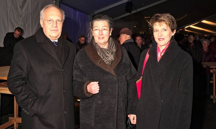 Johann-Niklaus Schneider-Ammann, Bundespräsident 2016
Käthi Schneider-Ammann;
Simonetta Sommaruga, amtierende Bundespräsidentin