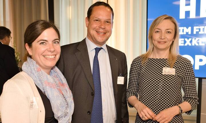 Andrea von Bartenwerffer, Heas Issuer Relations Securities & Exchanges, SIX; Marc Klingelfuss, Bank Vontobel AG; Valeria Ceccarelli, Head Primary Markets Securities & Exchanges, SIX