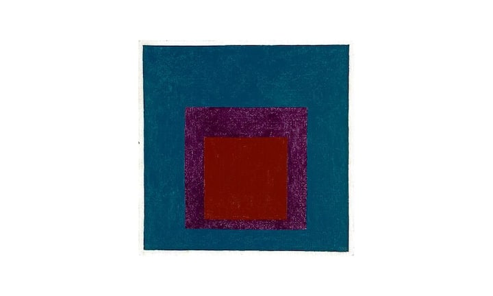 Hommage ans Quadrat, Germann Auktionshaus, Zürich
Einer der Höhepunkte bei Germann am 24. bis 26. November ist Josef Albers’ «Study for Homage to the Square: Red to Violet in Blue» in Öl von 1959 mit einem Schätzpreis von 120 000 bis 160 000 Franken. Mit dem kinetischen Wandobjekt «Butterflies in Love» von 2001 kommt eine Arbeit von Rebecca Horn, einer der profiliertesten deutschen Künstlerinnen, für 50 000 bis 80 000 Franken zum Ausruf.