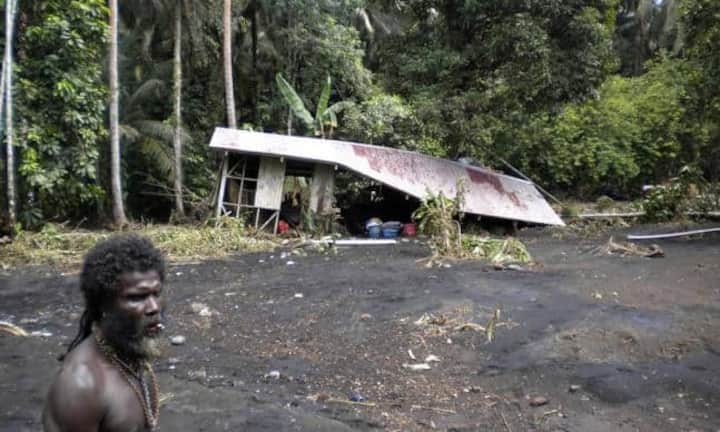 Die östlich von Papua-Neuguinea gelegenen Salomonen sind ein armes Land, das von El-Niño-Wetterlagen stark in Mitleidenschaft gezogen wird. Dürren und Zyklone sind die Folge. Weil es an Mitteln fehlt, um solchen Problemen zu begegnen, platzieren sich die Salomonen auf dem 6. Platz.