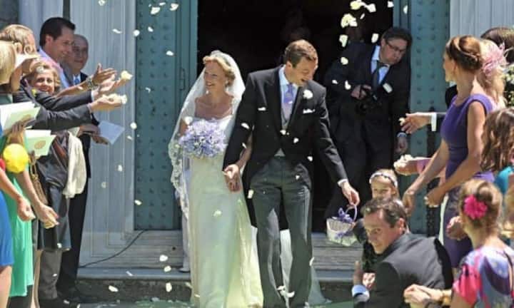 Familie BrenninkmeijerVermögen 15 bis 16 Milliarden Franken- 1 Milliarde FrankenInternetanbieter à la Amazon machen traditionsreichen Textilfinalisten wie C&A das Leben schwer. Auf dem wichtigsten Markt Deutschland brach der Umsatz zuletzt ein, im Familienvermögen macht sich das bemerkbar.