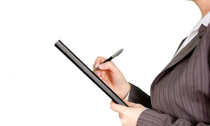 Die Beratungsfirma Universum hat nachgefragt, wo Studenten immer lieber arbeiten wollen. Das sind die Aufsteiger unter den Top-50-Wunscharbeitgebern der Business-Studenten:McKinsey & Company ist der bestklassierte unter den Aufsteigern. Das Unternehmen kann sich gegenüber dem Vorjahr nochmals um drei Ränge steigern und liegt 2017 auf Platz vier. Die gleiche Verbesserung gelingt IWC (neu Platz 39).