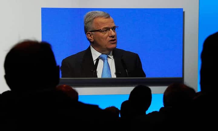 SwisscomVR-Präsident: Hansueli LoosliMarktwert der Aktien, die der VR-Präsident hält: 1 Millionen FrankenMarktkapitalisierung der Firma: 25 Milliarden Franken