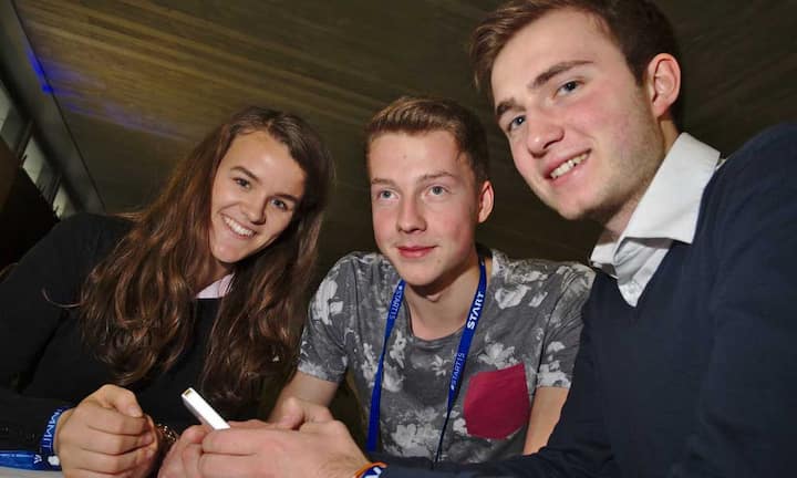 Sieger Deutscher Gründerpreis 2014:
Antonia Böckers, Schülerin, Heilig-Geist-Gymnasium Würselen;
Fabian Wicking, Student, Maastricht University;
Felix Gruschka, Schüler