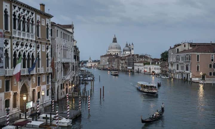 Platz 7: Venedig
Dass unter den zehn teuersten Destinationen eine Touristenhochburg wie Venedig nicht fehlen darf, überrascht wenig. Hier zahlen Touristen für eine Nacht durchschnittlich 141 Franken.