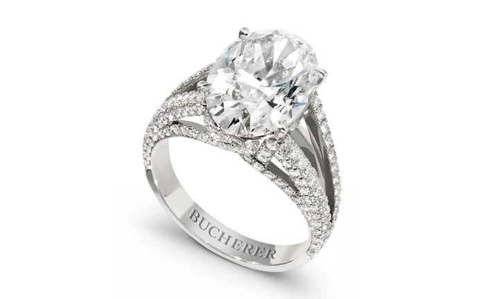 Vive-Elle-Preziosen von Bucherer: Ring aus Platin, Diamant im Oval-Schliff und Brillanten.
