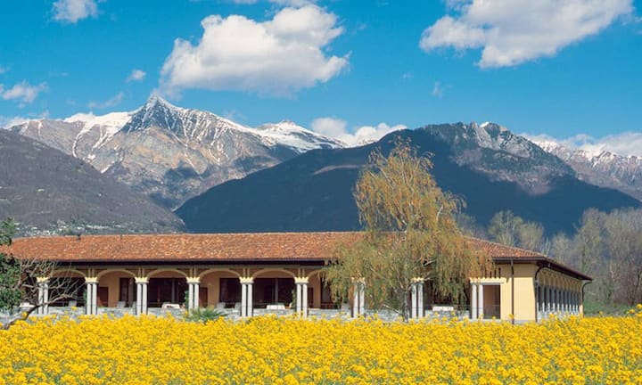 ...und der Privatstrand mit kleiner Bucht lädt ein zum Baden. (Platz 1 beim Ranking 2012). (Bilder: ZVG)