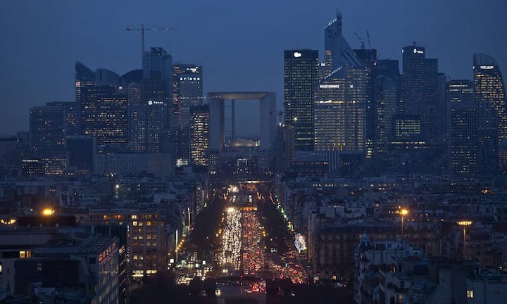 Rang 8: Paris
Die Lichterstadt Paris kommt den Geschäftsreisenden mit 502 Dollar pro Tag zu stehen. Kein Wunder bei all den Verlockungen der Seine-Metropole. Bloomberg