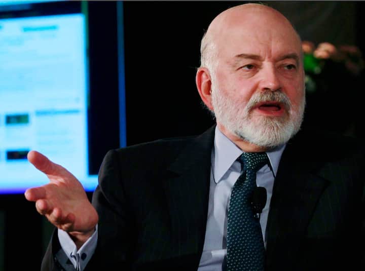 Joseph Perella, chairman and chief executive of Perella Weinberg Partners, speaks at the Reuters Insider "The New Wall Street" Newsmaker in New York May 26, 2010. REUTERS/Brendan McDermid (UNITED STATES - Tags: BUSINESS PROFILE) - GM1E65R0AKT01