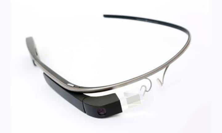 2013
«Google Glass» ist der fundamentalste Schritt zu «augmented reality» – und sorgt gleichzeitig für Bedenken um Privatsphäre und Überwachung. Bilder: wikimedia & zvg
