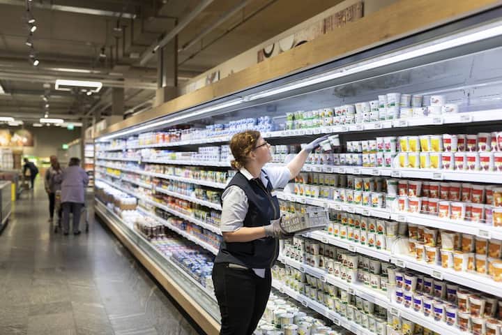 A branch of retailer Coop at the shopping center Seewen Markt in Seewen, Canton of Schwyz, Switzerland, on May 15, 2018. (KEYSTONE/Gaetan Bally)Die Filiale des Detailhaendlers Coop im Einkaufszentrum Seewen Markt, aufgenommen am 15. Mai 2018 in Seewen, Kanton Schwyz. (KEYSTONE/Gaetan Bally)