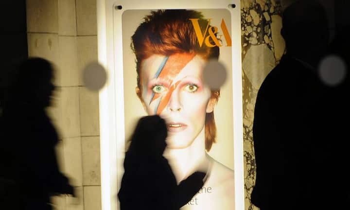 Investoren zahlten für die Teilhabe an den Rechten an über 300 Songs aus der Zeit vor 1990 rund 55 Millionen Dollar. Der Zinscoupon lag bei 7,9 Prozent. Moody's stufte das Papier jedoch 2004 deutlich herab.