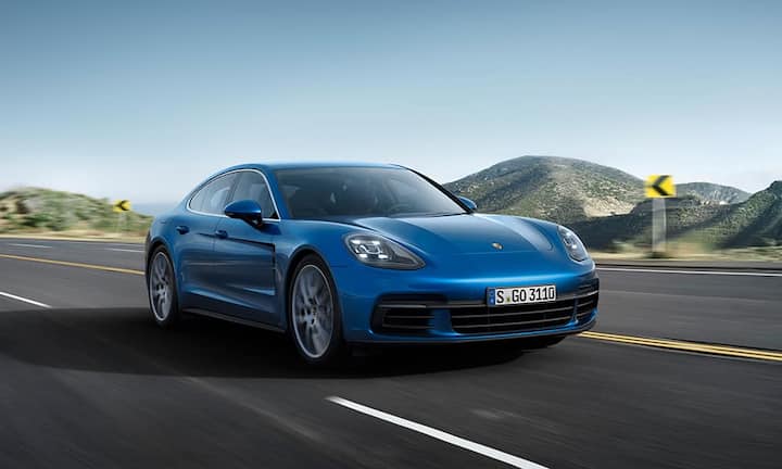 Generation zwo des Porsche Panamera, die im November kommt,  hat den Hüftspeck abgelegt und startet mit 422 bis 550 PS dynamisch durch. Die interessanteste Modellvariante wird im Frühjahr 2017 nachgereicht – in Form des fünftürigen Panamera Sport Turismo.  Der erste Stationswagen aus Zuffenhausen ist gleichzeitig der überzeugendste Panamera, weil er hinten einfach viel besser aussieht und auch mehr hineinpasst. Das kostet denn auch etwas Aufschlag: Ab circa 141'000 Franken ist man dabei.