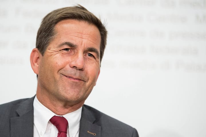 Bundskanzler Walter Thurnherr spricht an einer Medienkonferenz ueber die Elektronische Stimmabgabe, E-Voting, am Mittwoch, 27. Juni 2018 in Bern. (KEYSTONE/Peter Schneider)