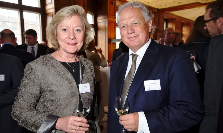 Doris Albisser, Executive Chairman, EvaluGlobe AG;
Ulrich F. Kunz, Managing Partner, Kunz & Partner Management Consultants