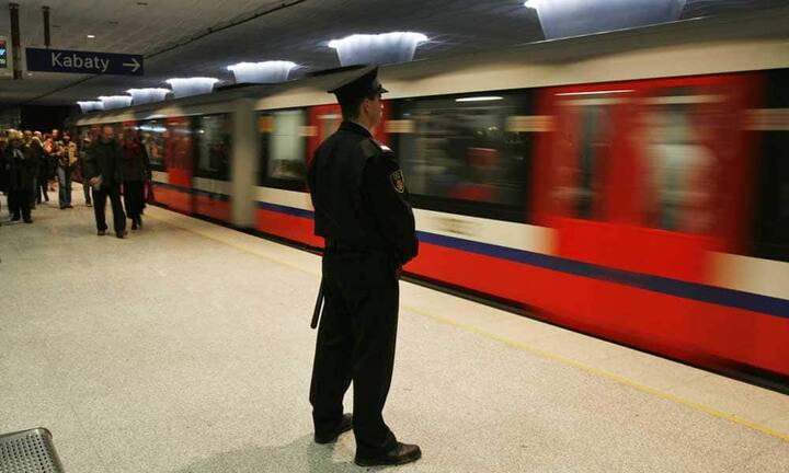 Warschau - Polen
24 Dollar zahlt man für eine Woche U-Bahn in Warschau.