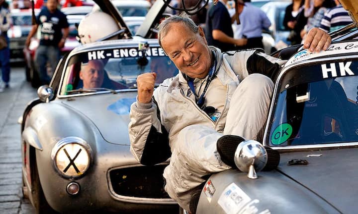 Nach mehr als 3100 Kilometern im Mercedes 300 SL ist der Österreicher Erich Oelschlägel in Zacatecas angekommen – sichtbar glücklich. (Bilder: David Klammer)