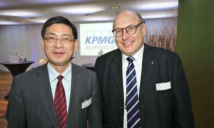 Fangcai Cai, Botschafter der Volksrepublik China in der Schweiz;
Kurt Haerri, Schindler