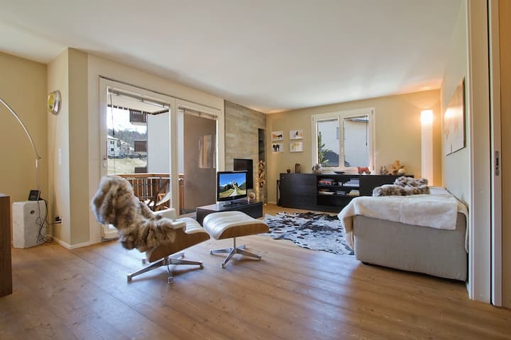 Der helle Wohnbereich sorgt für entspannte Gemütlichkeit. Mit einer Wohnfläche von ca. 87 m² kommt kein Gefühl der Enge auf.