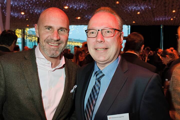 Roger Semprini, Managing Director Switzerland, Equinix;Dirk Lindemann, Hauptabteilung Ressourcen, Eidg. Steuerverwaltung ESTV