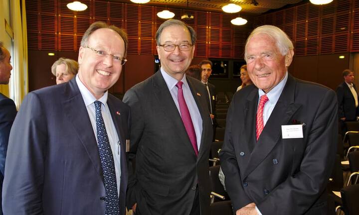 André Kudelski, Chairman & CEO, Kudelski SA;
Steven G. Hoch, Partner, Brown Advisory, Boston;
Egon P.S. Zehnder, Founder, Egon Zehnder International (Switzerland) Ltd.