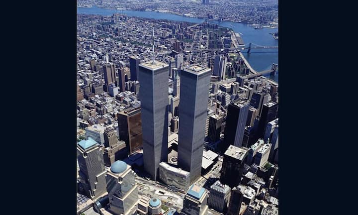 New York: Der erste Turm aus dem Gebäudekomplex World Trade Center besass eine Höhe von 417 Metern und nahm in den Jahren 1972 bis 1974 den ersten Platz in der Weltrangliste ein. (Bild: Scott Murphy)