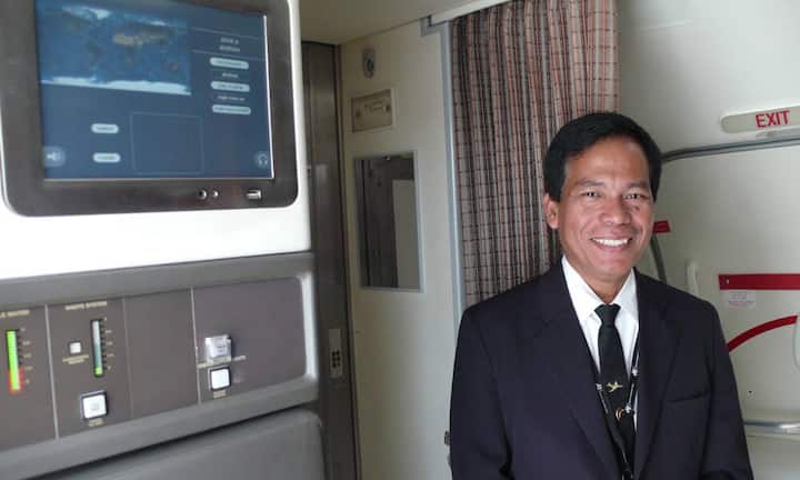 Mitarbeiter der Royal-Jet-Charterfluggesellschaft aus Abu Dhabi.