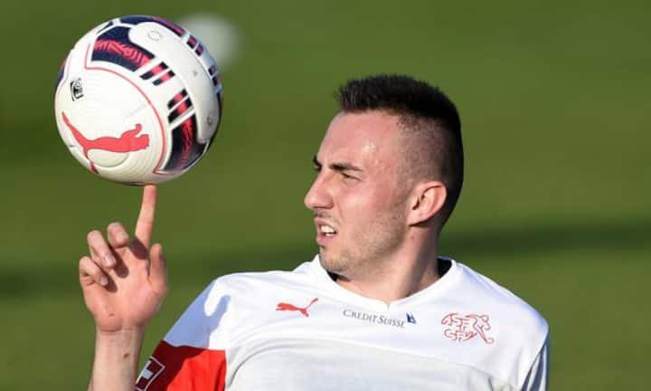 Josip Drmic: Mehmedis Stürmerkollege von Borussia Mönchengladbach ist heute 8 Millionen Euro wert. Nach der durchwachsenen Saison in Leverkusen hat er jedoch 2 Millionen Euro Marktwert eingebüsst.