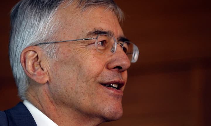 Glarus: Die Familien Auer, Spoerry, Schmidheiny sind in den Bereichen Maschinenbau und Konsumgüter tätig. Am Industriekonglomerat Conzzeta halten die Familien einen Stimmanteil von mittlerweile noch 51 Prozent. Damit kommen sie auf ein Vermögen von 600 bis 700 Millionen Franken. Im Bild: Jacob Schmidheiny. Keystone