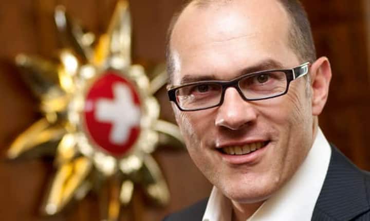 Jürg SchmidChef Schweiz TourismusJürg Schmid hat als Direktor von Schweiz Tourismus vom Bundesrat den Auftrag, die Schweiz als Ferienland zu vermarkten. 240 Mitarbeiter und ein Budget von 100 Millionen Franken stehen ihm dafür zur Verfügung.Ben Huggler