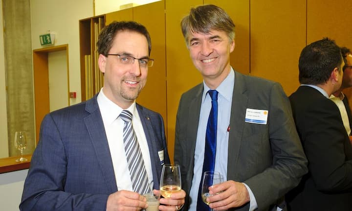 Bernhard Emch, Geschäftsleiter, EMCH Aufzüge AG;
Alec von Graffenried, Direktor Akquisition, Losinger Marazzi AG