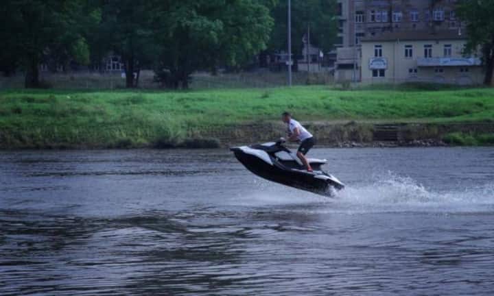 Ob beim Jetskifahren...