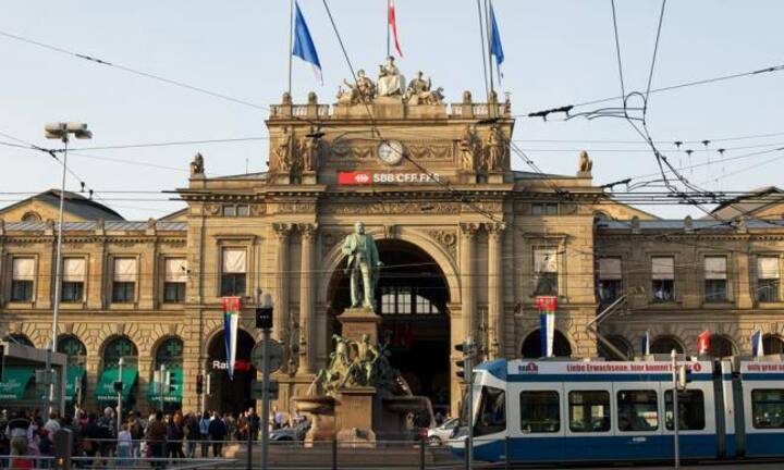 Rang 3: Schweiz
Wenn die Marken von verschiedenen Unternehmen berücksichtigt werden geht, erreicht die Schweiz mit einem Indexwert von 75.73 den dritten Rang.
Mike Knell/flickr/CC