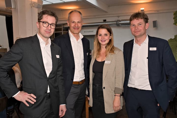 Nicolas Birkhäuser, Partner, Niederer Kraft Frey Ltd.; Philipp Sutter, Präsident & Partner, Zühlke Group; Isabel Knobel, Projektleiterin, sensoradvice.ch; Sergei Rachinsky, Geschäftsführer, Agilico GmbH