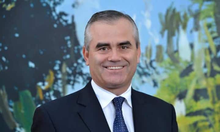 Die Gewinner im Umbau der Credit Suisse: 
Thomas Gottstein übernimmt die «Swiss Universal Bank». Der 51-Jährige ist damit für das Schweiz-Geschäft zuständig, das künftig viel unabhängiger geführt werden soll. Der Schweizer Bereich soll darum an die Börse gehen. Gottstein ist seit 1999 bei der Credit Suisse. Mit seinem Einzug in die Geschäftsleitung stösst er seinen bisherigen Chef, Hans-Ulrich Meister, vom Thron.