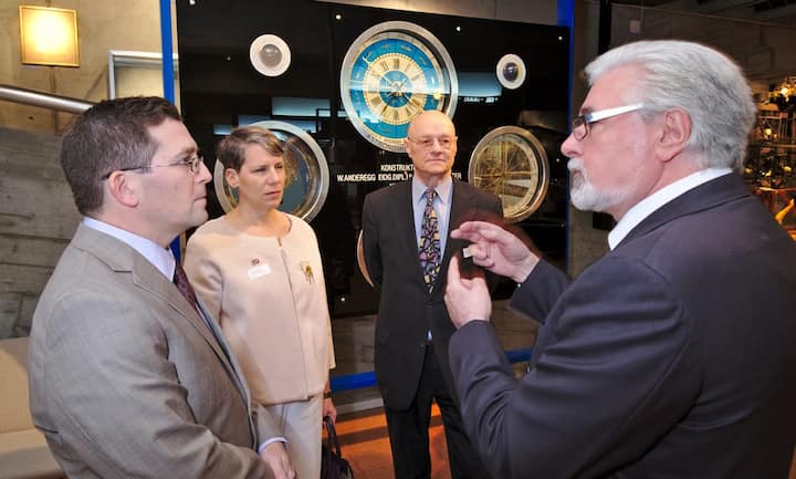 Eric LeVine;
Suzi LeVine, USA-Botschafterin für die Schweiz und Liechtenstein;
Walter Hediger, Owner & CEO, Gallet Watch Company;
Ludmil Georg Raytchev, Chairman & CEO, QinetiQa Holding AG