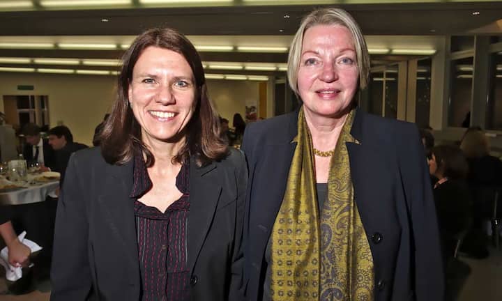 Doris Straus, Medizinische Direktorin & CEO, Oberwaid AG;
Hildburg Porschke, Stellvertretende Medizinische Direktorin & Stv. CEO, Oberwaid AG