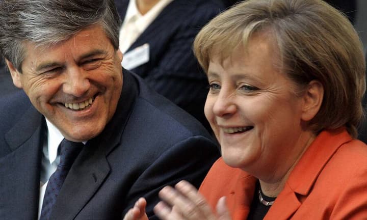 ... anlässlich seines 60. Geburtstag im deutschen Kanzleramt dinierte. Geladen waren er und einige Gäste im April 2008 von Bundeskanzlerin Angela Merkel. Sie ist nur einer von vielen guten Kontakten, die Ackermann sich in der Politik aufbaute. Zu sehen ist er etwa auch mit ...
