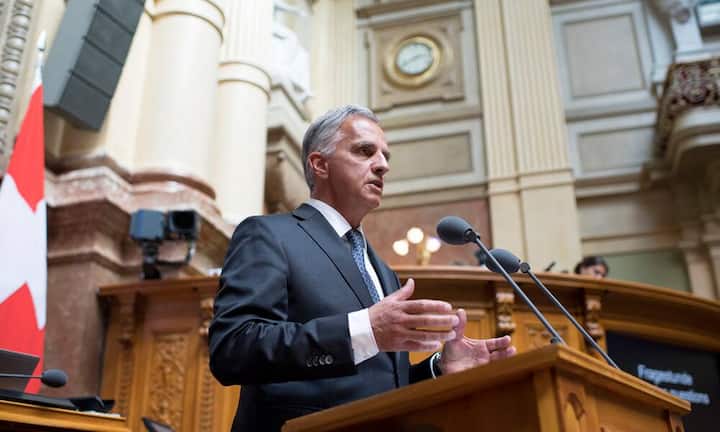 Mit Bundesrat Didier Burkhalter und …