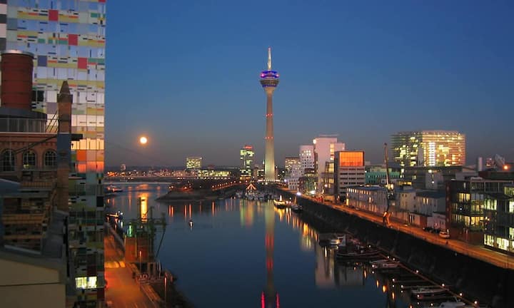 Platz 6: DüsseldorfHörverlust: plus 12,56 JahreLärmbelastung: 0,06