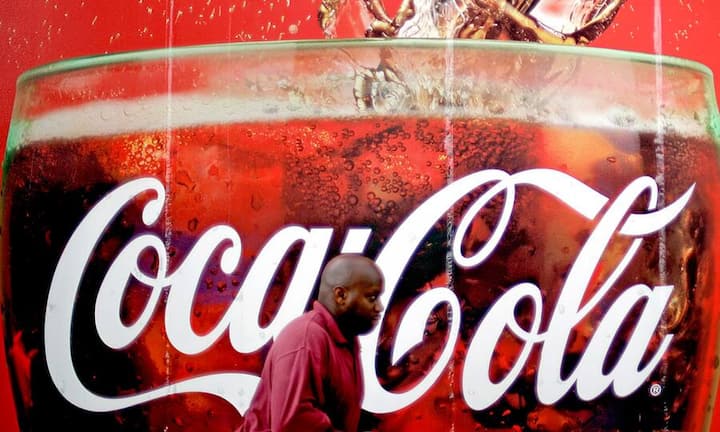 ... Coca-Cola vom Thron zu stossen. Dank einem Plus von 8 Prozent verteidigte der Getränkekonzern mit einem Markenwert von 77,84 Milliarden Dollar Platz 1 hauchdünn.