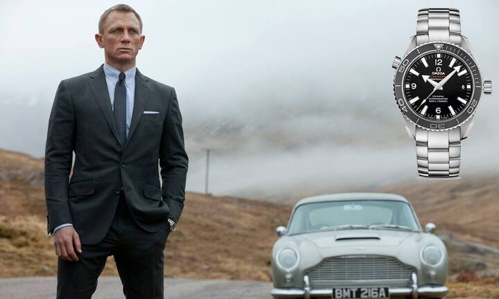 2012: «Skyfall» Der 23. Bond-Film mit Bérénice Marlohe als Bond-Girl wird hoch gelobt und spielt 1,1 Milliarden Dollar ein. Bei seinem 23. Auftritt trägt Bond eine Omega Planet Ocean 600M, 42 mm, in Edelstahl mit schwarzem Zifferblatt und Lünette.