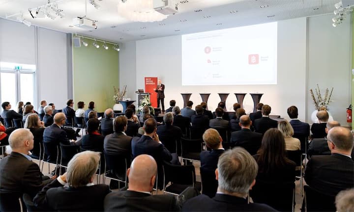 Präsentation am Best Swiss Brands 2013 GDI Gottlieb Duttweiler Institut