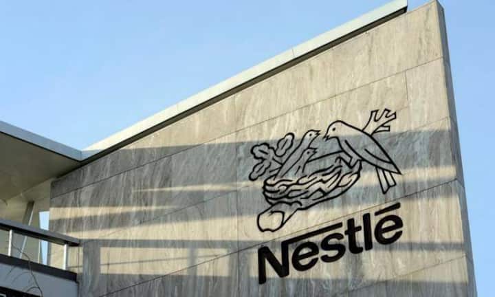 Auf Platz 8 kommt der Lebensmittelriese Nestlé. Der Konzern machte einen Gewinn in der Höhe von 5,8 Milliarden Euro.